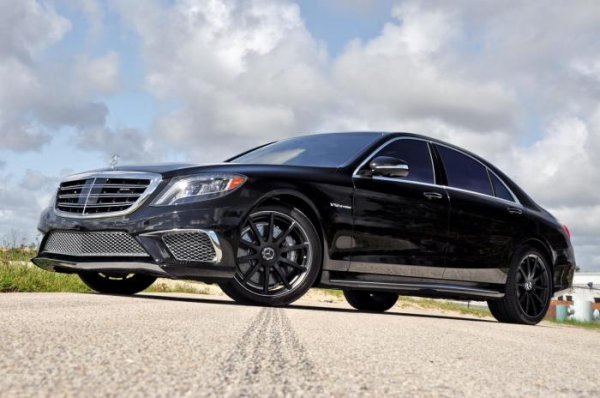 Това е автомобил от представителния клас. Настоящият модел е наличен от 2013 г. Твърди се, че в колекцията на Рамзан Кадиров има поне една такава машина. Колата изглежда едновременно строго и луксозно.